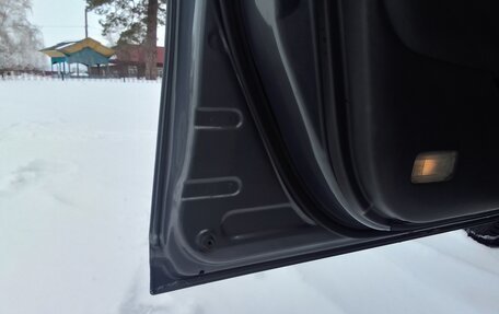 Toyota Avensis III рестайлинг, 2004 год, 770 000 рублей, 12 фотография