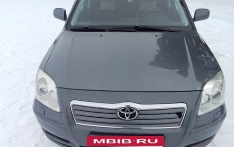 Toyota Avensis III рестайлинг, 2004 год, 770 000 рублей, 2 фотография