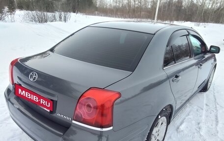 Toyota Avensis III рестайлинг, 2004 год, 770 000 рублей, 5 фотография