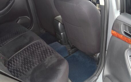 Toyota Avensis III рестайлинг, 2004 год, 770 000 рублей, 18 фотография