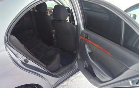 Toyota Avensis III рестайлинг, 2004 год, 770 000 рублей, 17 фотография