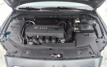 Toyota Avensis III рестайлинг, 2004 год, 770 000 рублей, 31 фотография