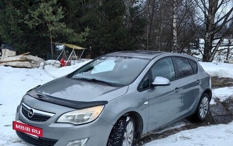 Opel Astra J, 2011 год, 440 000 рублей, 2 фотография