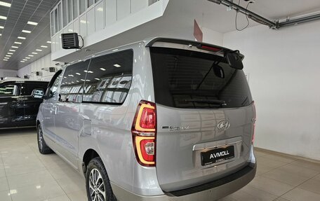 Hyundai Grand Starex Grand Starex I рестайлинг 2, 2019 год, 3 689 000 рублей, 8 фотография