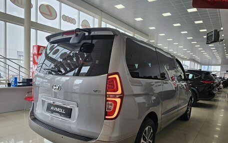 Hyundai Grand Starex Grand Starex I рестайлинг 2, 2019 год, 3 689 000 рублей, 9 фотография