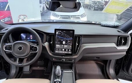 Volvo XC60 II, 2025 год, 4 930 000 рублей, 14 фотография