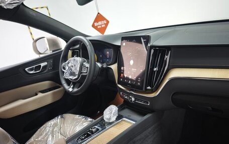 Volvo XC60 II, 2025 год, 4 930 000 рублей, 8 фотография