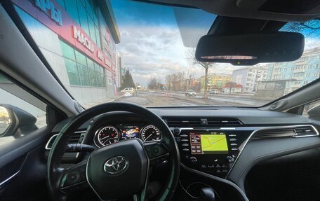 Toyota Camry, 2018 год, 2 780 000 рублей, 3 фотография