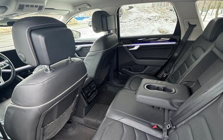 Volkswagen Touareg III, 2019 год, 4 800 000 рублей, 25 фотография