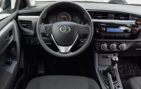 Toyota Corolla, 2016 год, 1 350 000 рублей, 5 фотография