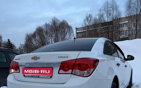 Chevrolet Cruze II, 2011 год, 750 000 рублей, 4 фотография
