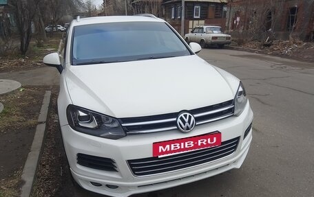 Volkswagen Touareg III, 2011 год, 1 750 000 рублей, 2 фотография
