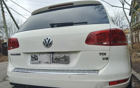 Volkswagen Touareg III, 2011 год, 1 750 000 рублей, 10 фотография