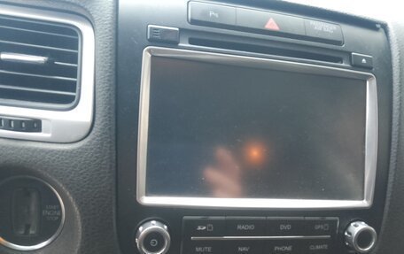 Volkswagen Touareg III, 2011 год, 1 750 000 рублей, 17 фотография