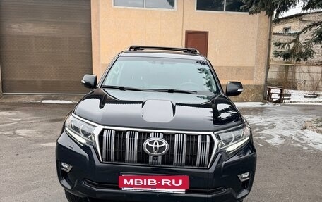Toyota Land Cruiser Prado 150 рестайлинг 2, 2018 год, 5 700 000 рублей, 2 фотография