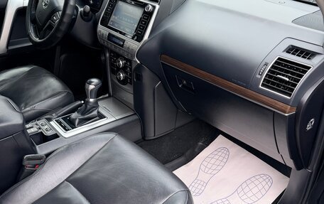 Toyota Land Cruiser Prado 150 рестайлинг 2, 2018 год, 5 700 000 рублей, 9 фотография