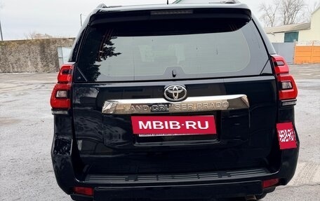 Toyota Land Cruiser Prado 150 рестайлинг 2, 2018 год, 5 700 000 рублей, 7 фотография