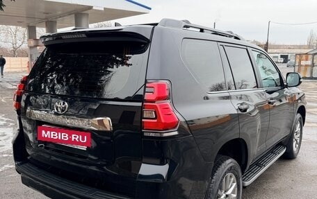 Toyota Land Cruiser Prado 150 рестайлинг 2, 2018 год, 5 700 000 рублей, 8 фотография