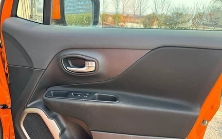 Jeep Renegade I рестайлинг, 2017 год, 1 200 000 рублей, 12 фотография