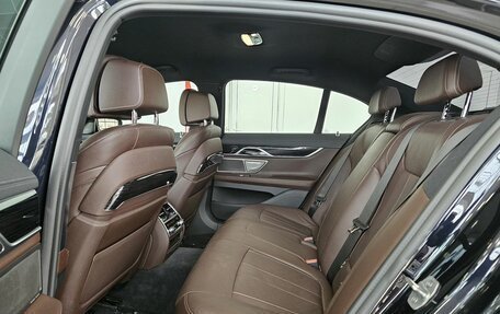 BMW 7 серия, 2018 год, 4 399 000 рублей, 19 фотография