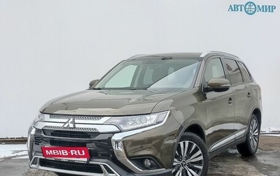 Mitsubishi Outlander III рестайлинг 3, 2019 год, 1 905 000 рублей, 1 фотография