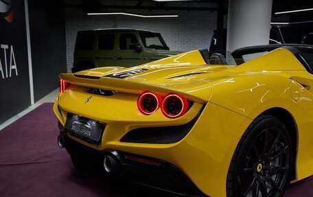 Ferrari F8, 2022 год, 36 000 000 рублей, 11 фотография