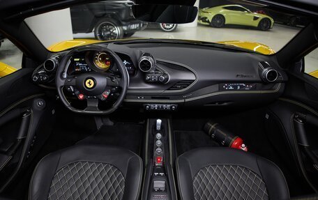 Ferrari F8, 2022 год, 36 000 000 рублей, 19 фотография