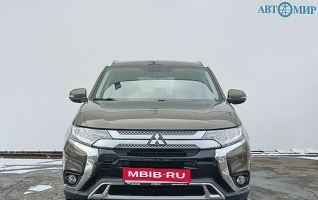 Mitsubishi Outlander III рестайлинг 3, 2019 год, 1 905 000 рублей, 2 фотография