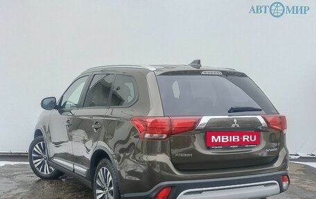 Mitsubishi Outlander III рестайлинг 3, 2019 год, 1 905 000 рублей, 7 фотография