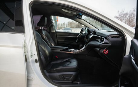 Toyota Camry, 2019 год, 2 900 000 рублей, 11 фотография