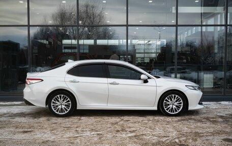 Toyota Camry, 2019 год, 2 900 000 рублей, 8 фотография