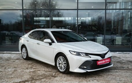 Toyota Camry, 2019 год, 2 900 000 рублей, 5 фотография