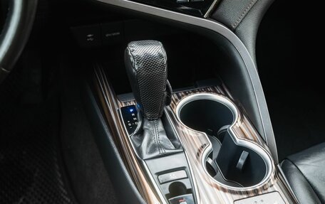 Toyota Camry, 2019 год, 2 900 000 рублей, 20 фотография