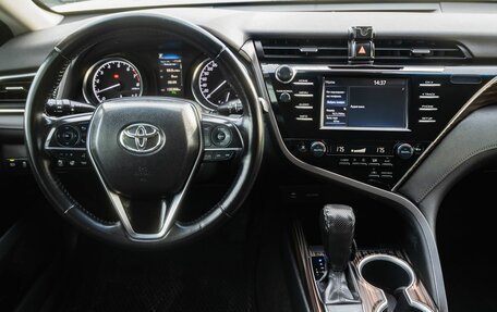 Toyota Camry, 2019 год, 2 900 000 рублей, 18 фотография