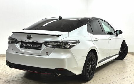 Toyota Camry, 2021 год, 3 956 000 рублей, 4 фотография