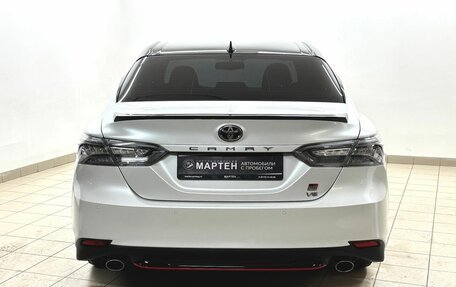 Toyota Camry, 2021 год, 3 956 000 рублей, 5 фотография