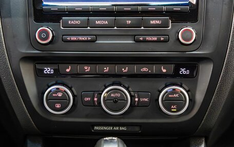 Volkswagen Jetta VI, 2012 год, 1 128 000 рублей, 25 фотография