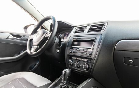 Volkswagen Jetta VI, 2012 год, 1 128 000 рублей, 36 фотография