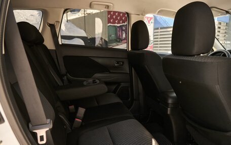 Mitsubishi Outlander III рестайлинг 3, 2015 год, 1 600 000 рублей, 7 фотография