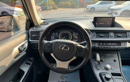 Lexus CT I рестайлинг, 2021 год, 2 230 000 рублей, 9 фотография