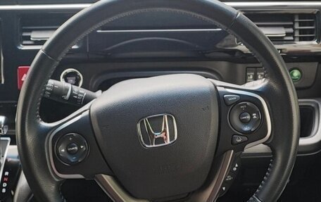 Honda Stepwgn IV, 2016 год, 1 950 000 рублей, 4 фотография