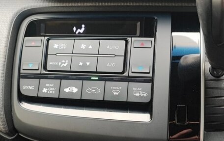 Honda Stepwgn IV, 2016 год, 1 950 000 рублей, 6 фотография