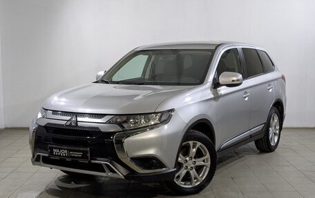 Mitsubishi Outlander III рестайлинг 3, 2020 год, 2 400 000 рублей, 1 фотография