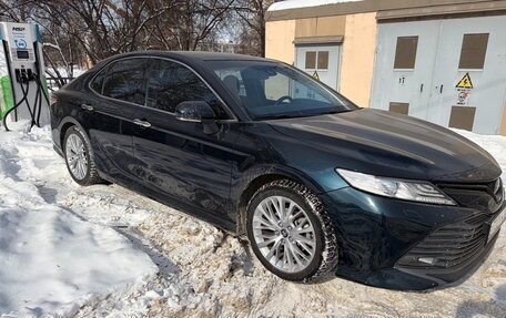 Toyota Camry, 2018 год, 3 100 000 рублей, 2 фотография