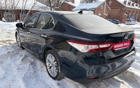 Toyota Camry, 2018 год, 3 100 000 рублей, 6 фотография