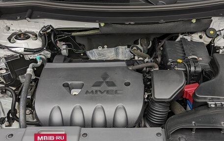 Mitsubishi Outlander III рестайлинг 3, 2022 год, 2 699 000 рублей, 9 фотография