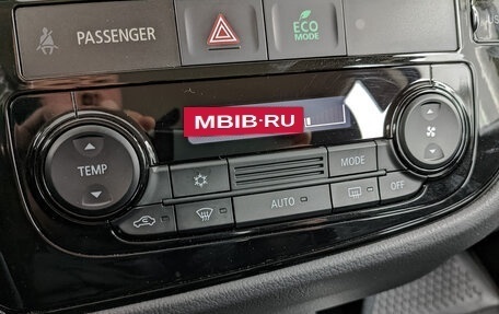 Mitsubishi Outlander III рестайлинг 3, 2022 год, 2 699 000 рублей, 21 фотография