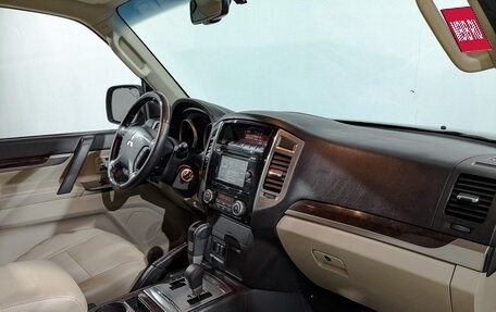 Mitsubishi Pajero IV, 2017 год, 3 450 000 рублей, 13 фотография