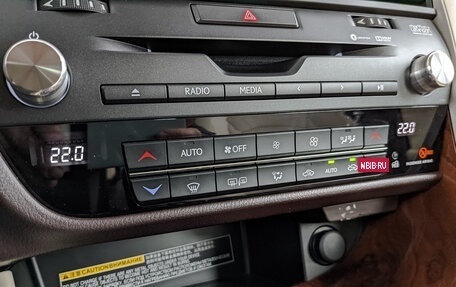 Lexus RX IV рестайлинг, 2015 год, 4 490 000 рублей, 20 фотография