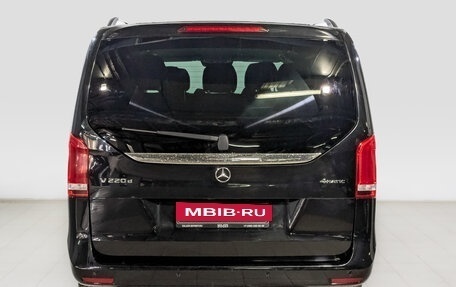 Mercedes-Benz V-Класс, 2017 год, 4 199 000 рублей, 6 фотография